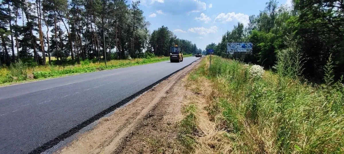 На Полтавщині: Ремонт доріг охопить 4 громади протягом тижня 🛣️