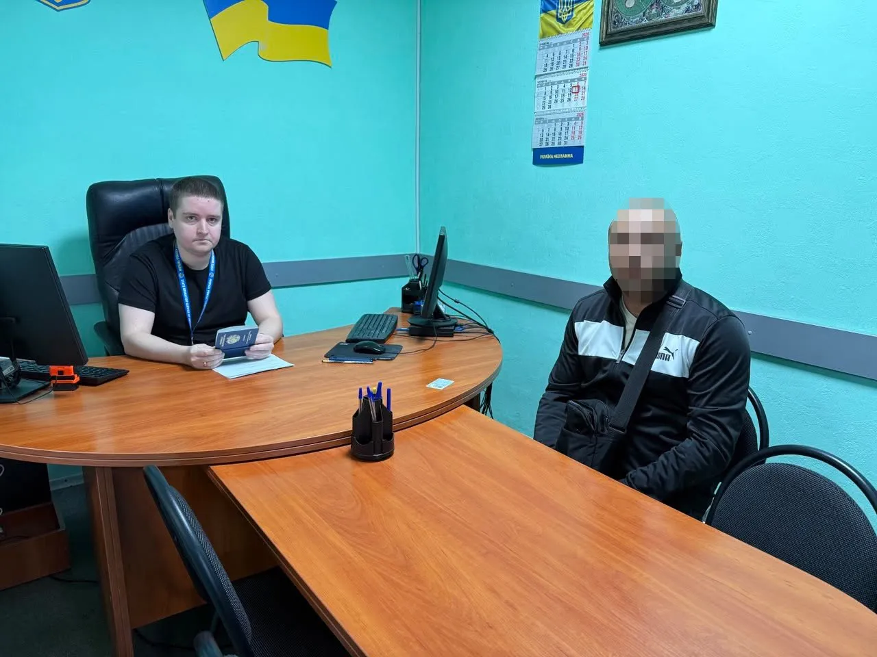 У Кременчуцькому районі: виявлено нелегала, тривають перевірки.