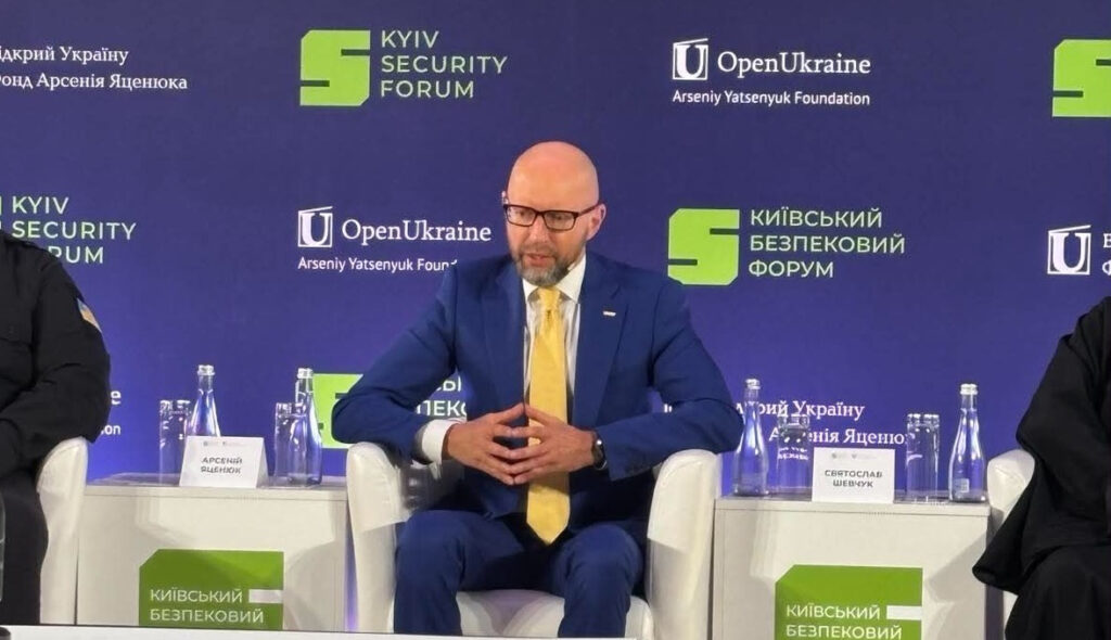 Яценюк: виборчі думки — шлях до поразки у війні.