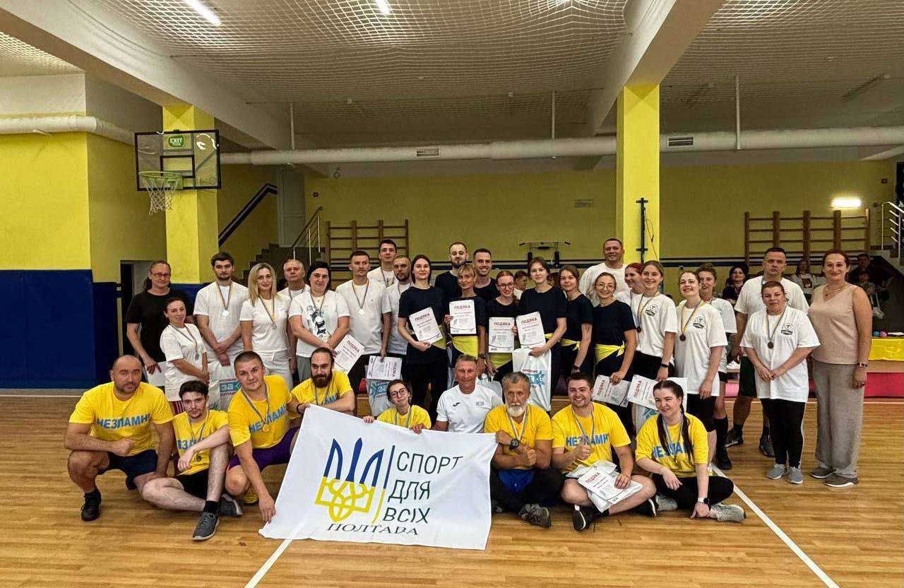 Флорбольний кубок Полтави: Пархоменко Валерій відкрив турнір для медиків