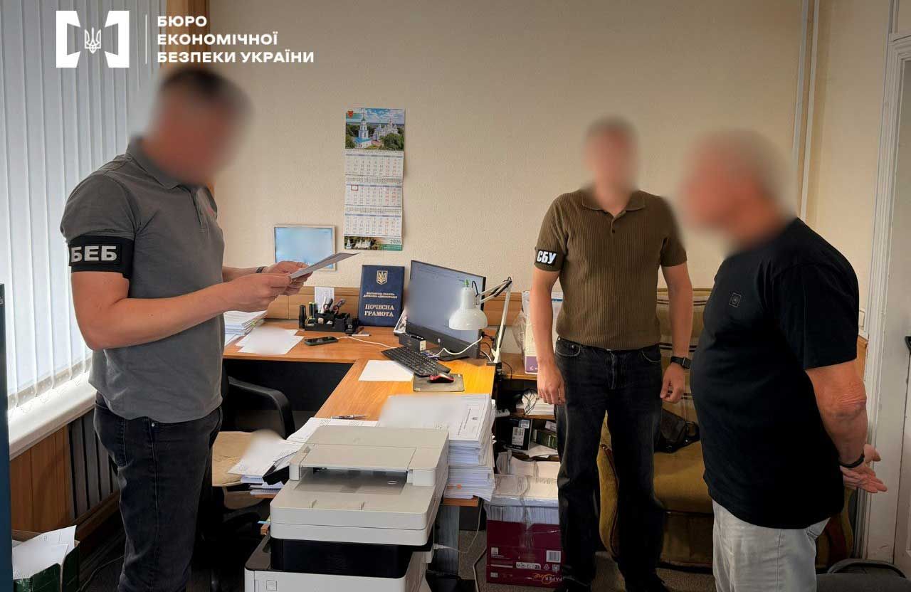 Полтавщина: Махінації з урожаєм на 2,7 млн грн, екс-директор держпідприємства під підозрою.