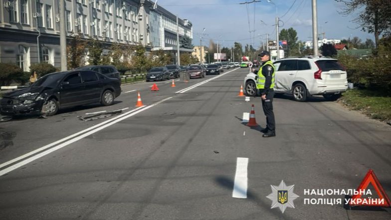 ДТП на Кириченка в Полтаві: автозіткнення, одного пасажира ушпиталили.